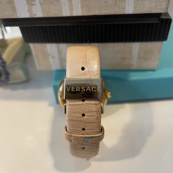 Versace women’s crystal accented watch - Picture 8 of 8